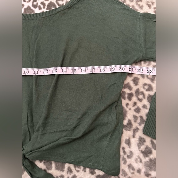 Abercrombie & Fitch Soft Wide Neck Tie Front Top in Green Size Medium - Picture 14 of 16